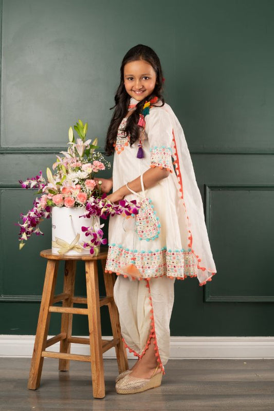 Off white Embroidered kurta with enhanced border on kurta and dhoti - Kirti Agarwal