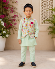 Kurta with stylish embroidered Bandi