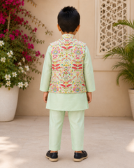 Kurta with stylish embroidered Bandi