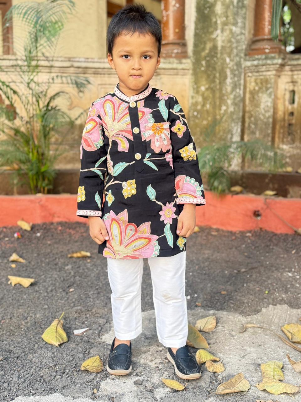 Stylish Floral Kurta With Patch Pocket Detail And Pyjama