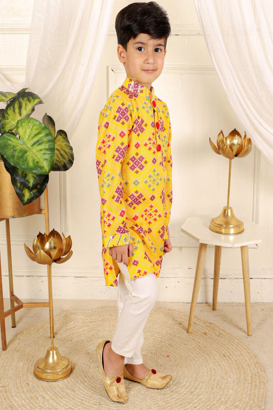 Patola Printed Yellow Kurta And White Pyjama - Kirti Agarwal