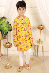 Patola Printed Yellow Kurta And White Pyjama - Kirti Agarwal